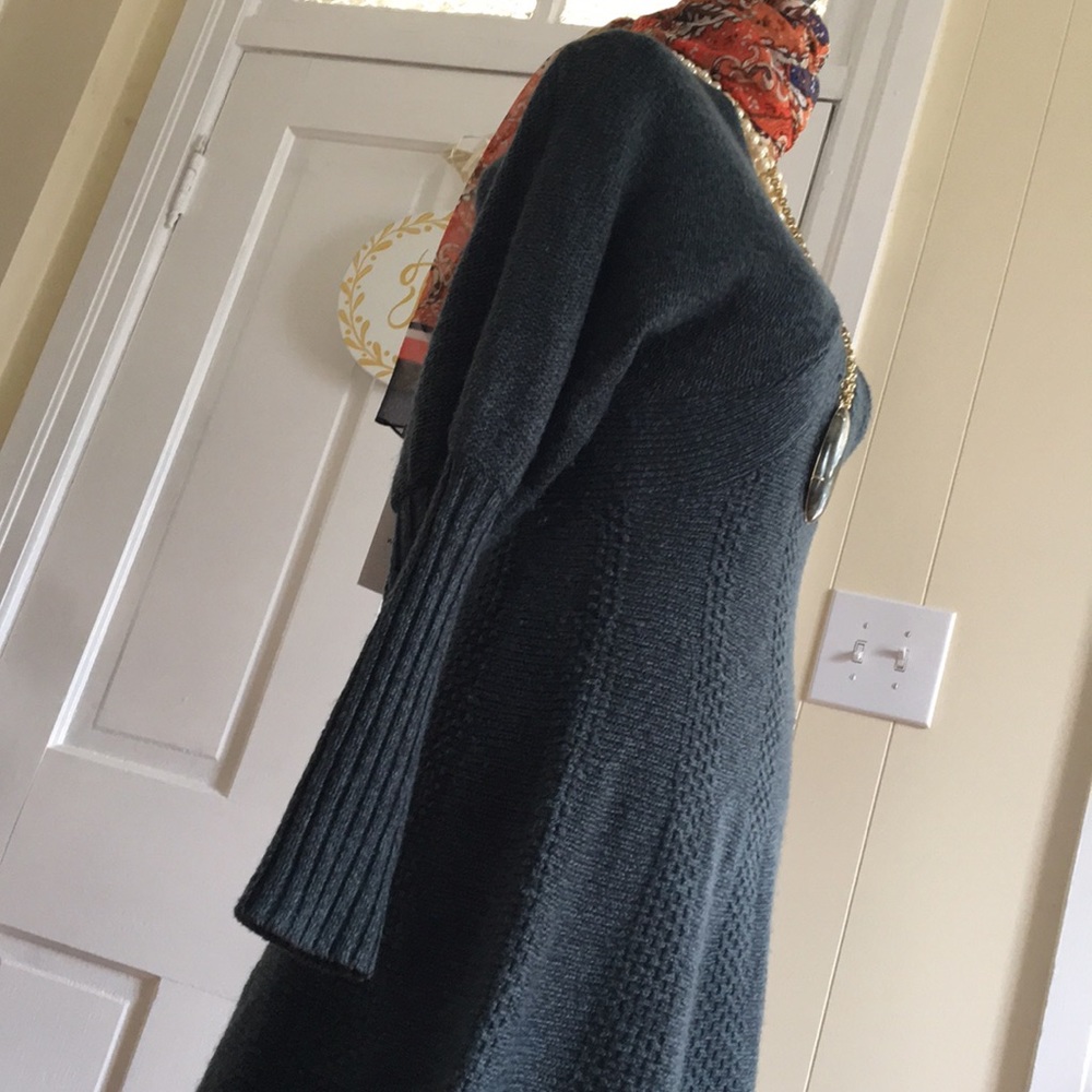 VICTORIA’S SECRET • Gorgeous Sweater Knit Dress - Picture 9 of 16